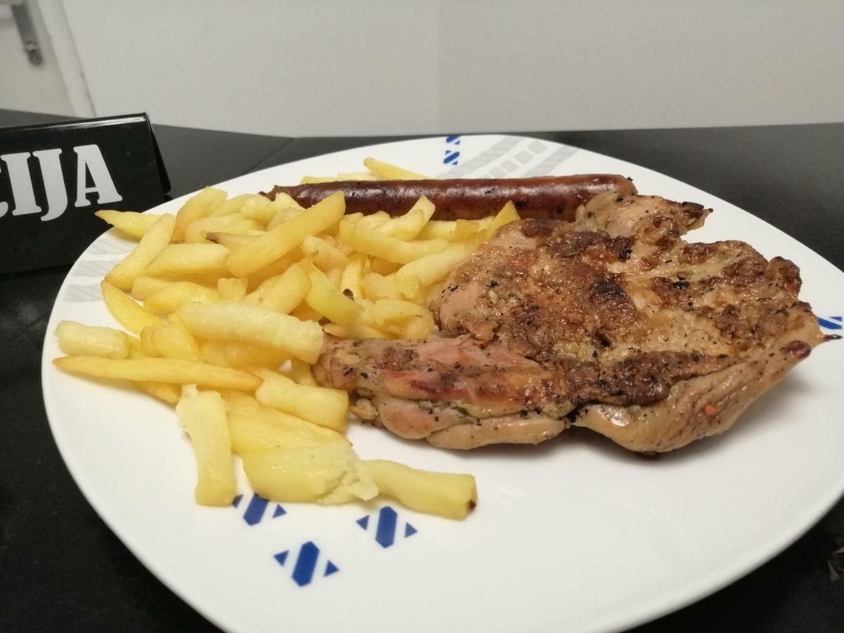 Mitic Apartmani 1 Ni Екстериор снимка